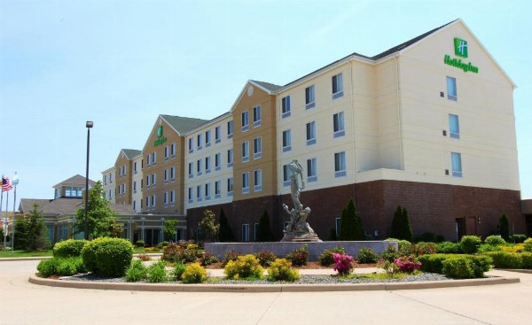 Holiday Inn Effingham image 20